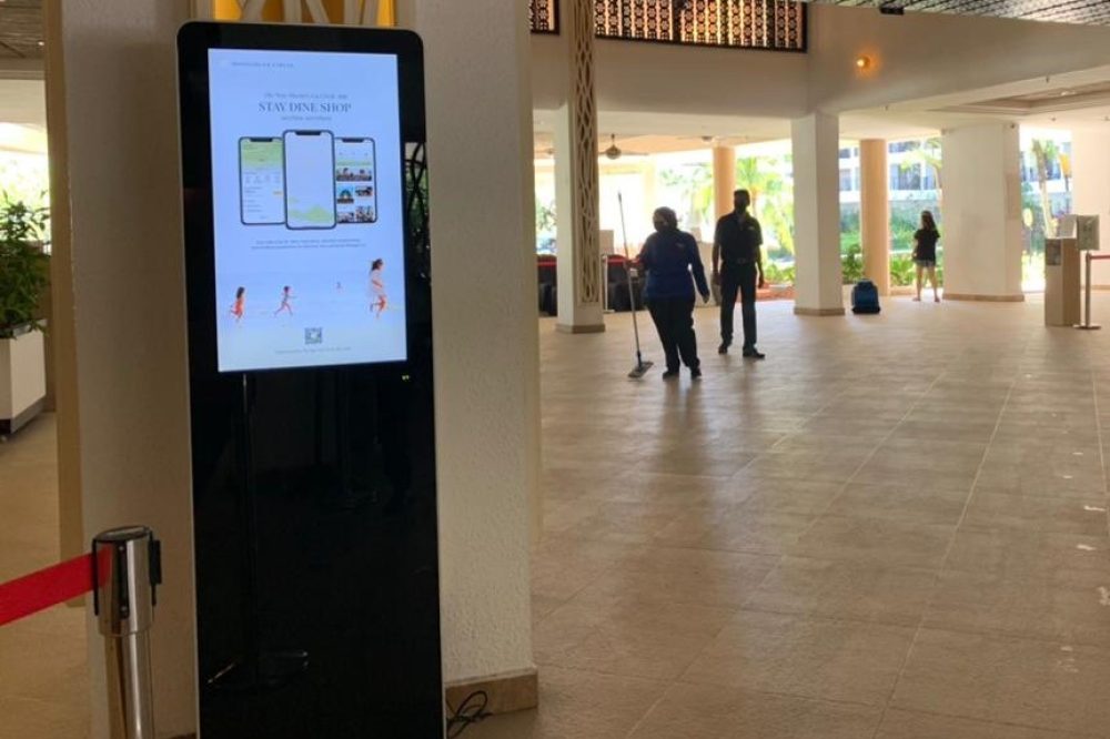 Hotel Standing Digital Display Screen