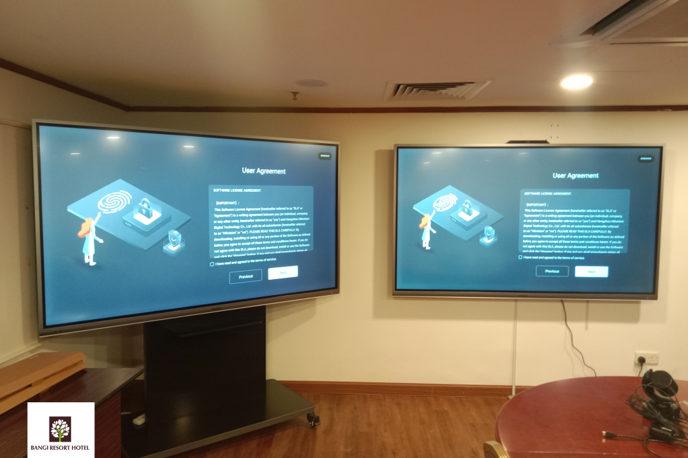 Interactive Screen for MEeting Room