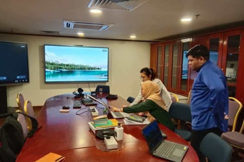 Interactive Smart Board for boardroom
